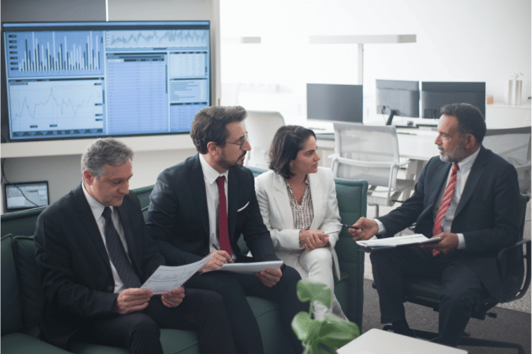 When Can Investment Advisors Make Complex Financial Decisions Easier?